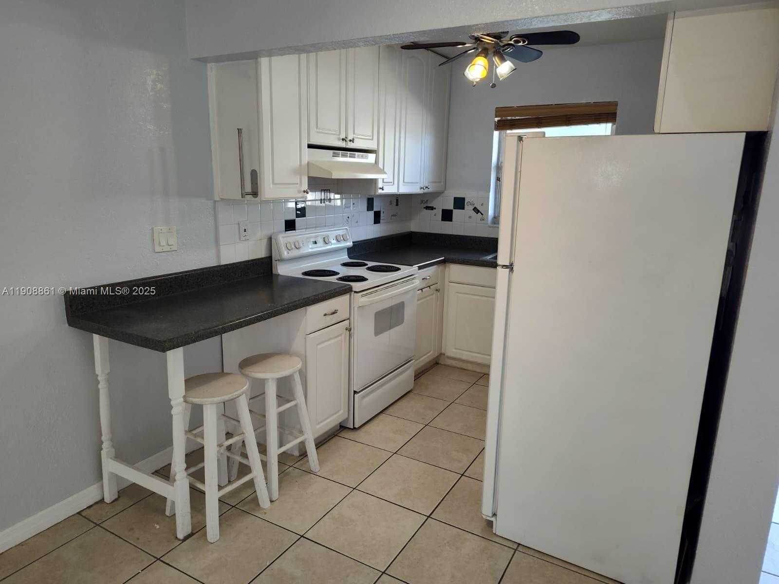 Small Image of Hallandale Beach Number 7