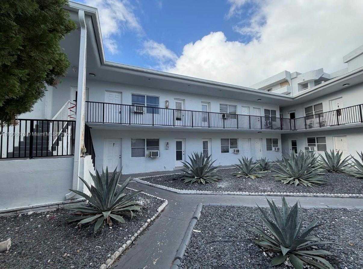 Small Image of 7271 GARY AVE #3, Miami Beach Number 1