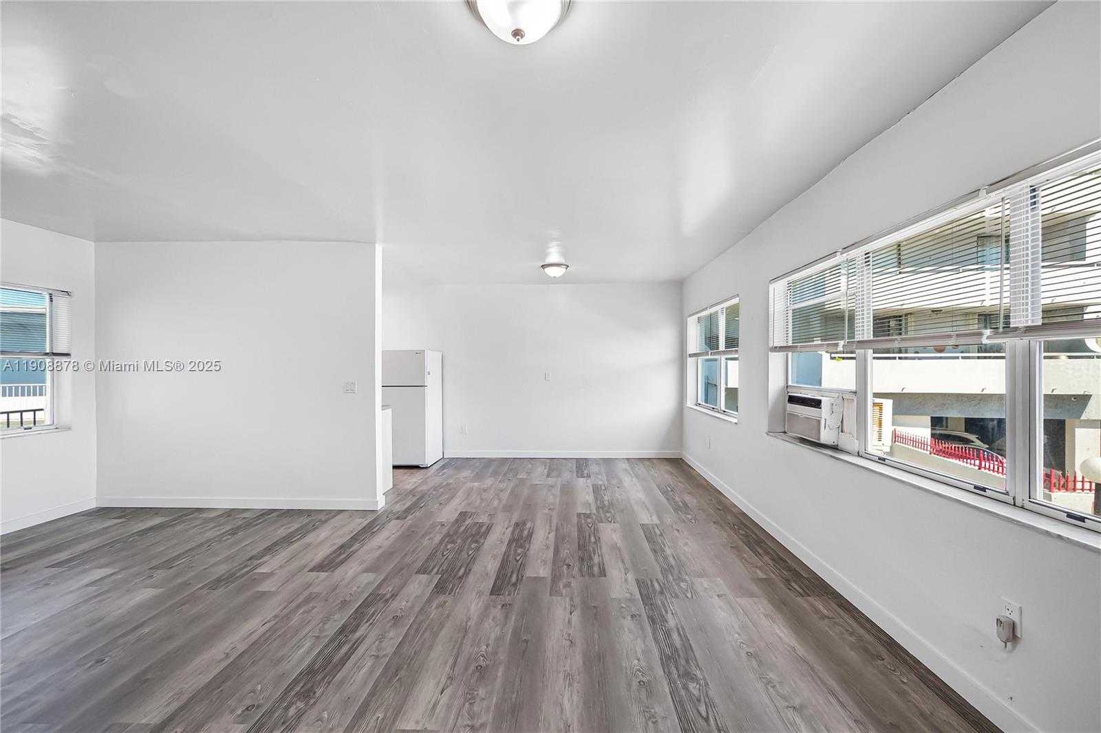 Small Image of 7271 GARY AVE #3, Miami Beach Number 11