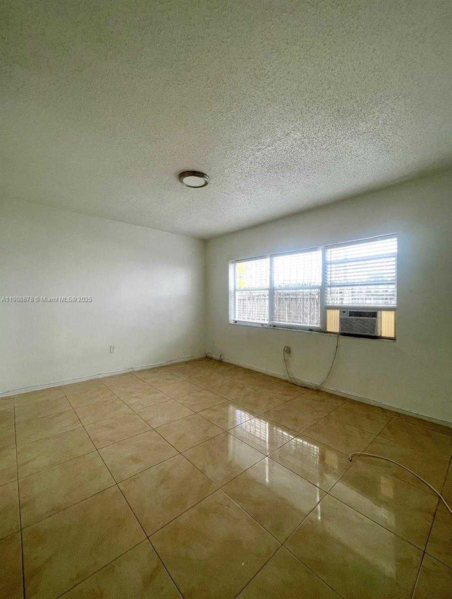 Small Image of 7271 GARY AVE #3, Miami Beach Number 5