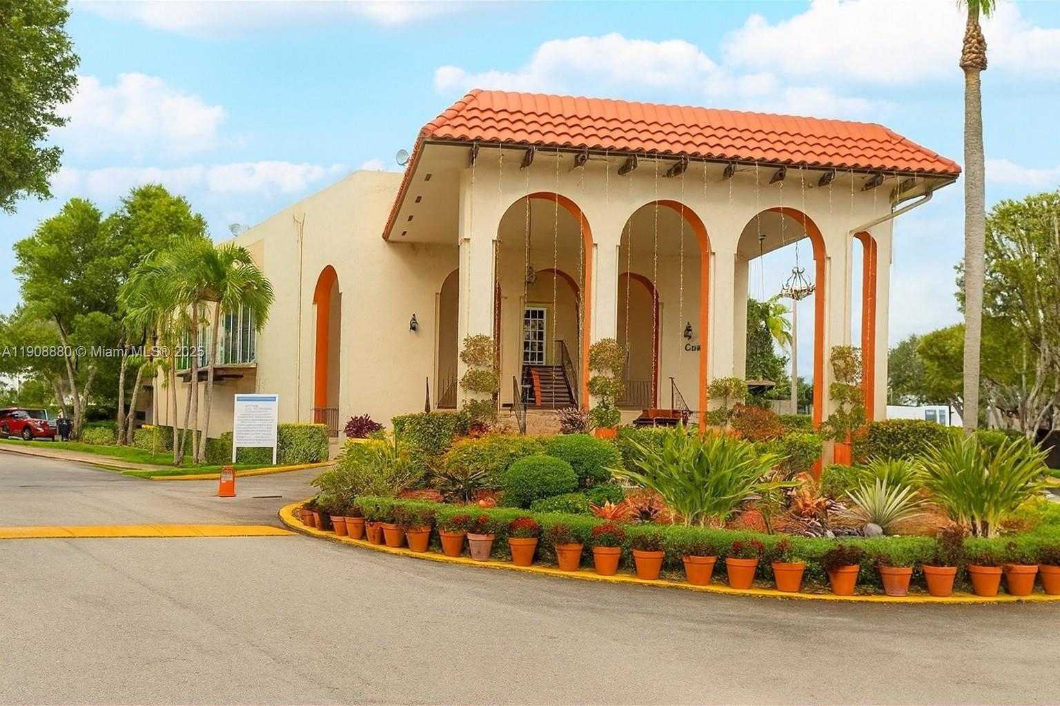 Small Image of 10824 NORTH KENDALL DR #S28, Miami Number 2