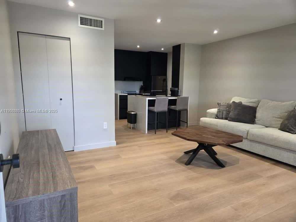 Small Image of 10824 NORTH KENDALL DR #S28, Miami Number 4