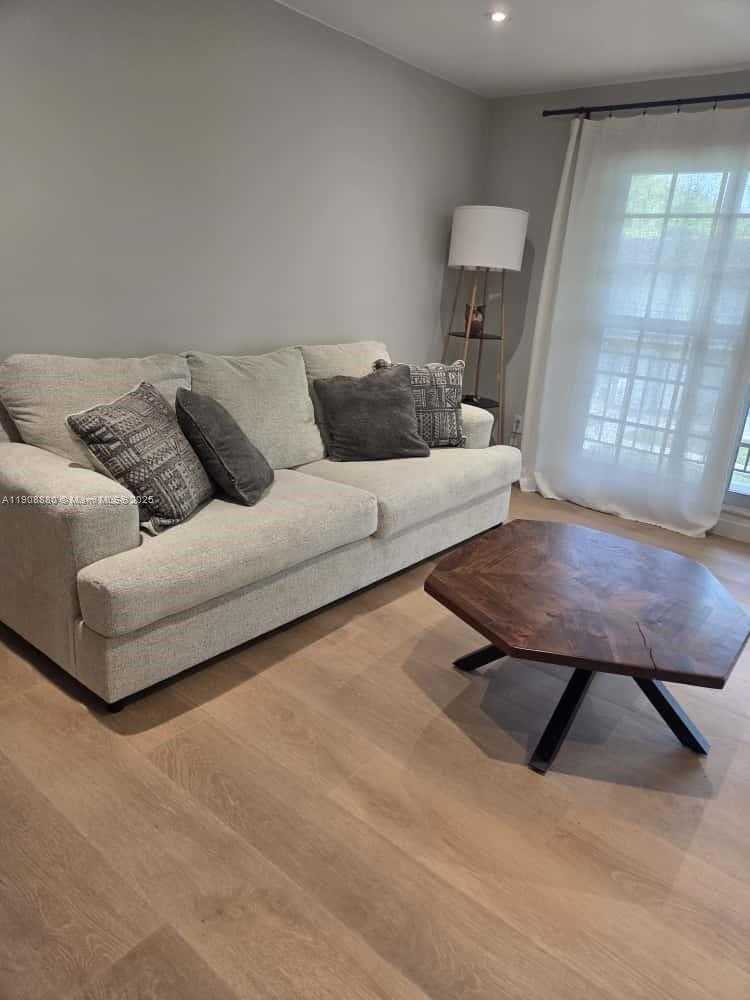 Small Image of 10824 NORTH KENDALL DR #S28, Miami Number 5