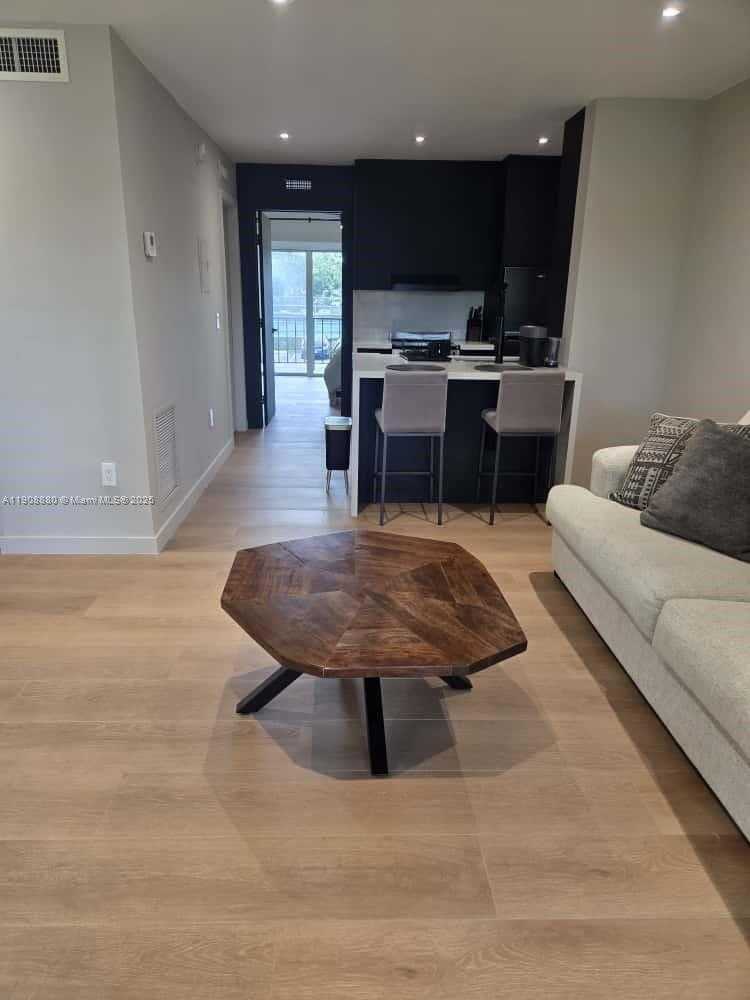 Small Image of 10824 NORTH KENDALL DR #S28, Miami Number 9