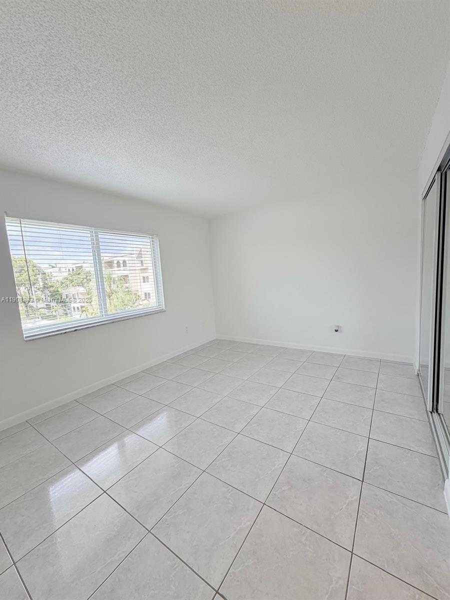 Small Image of 7815 CAMINO REAL #I 314, Miami Number 11