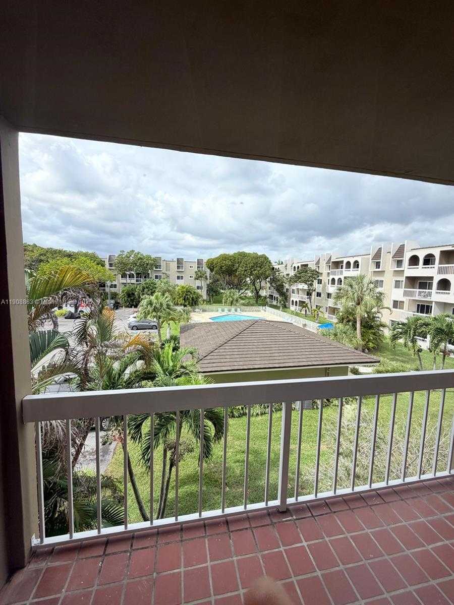 Small Image of 7815 CAMINO REAL #I 314, Miami Number 6