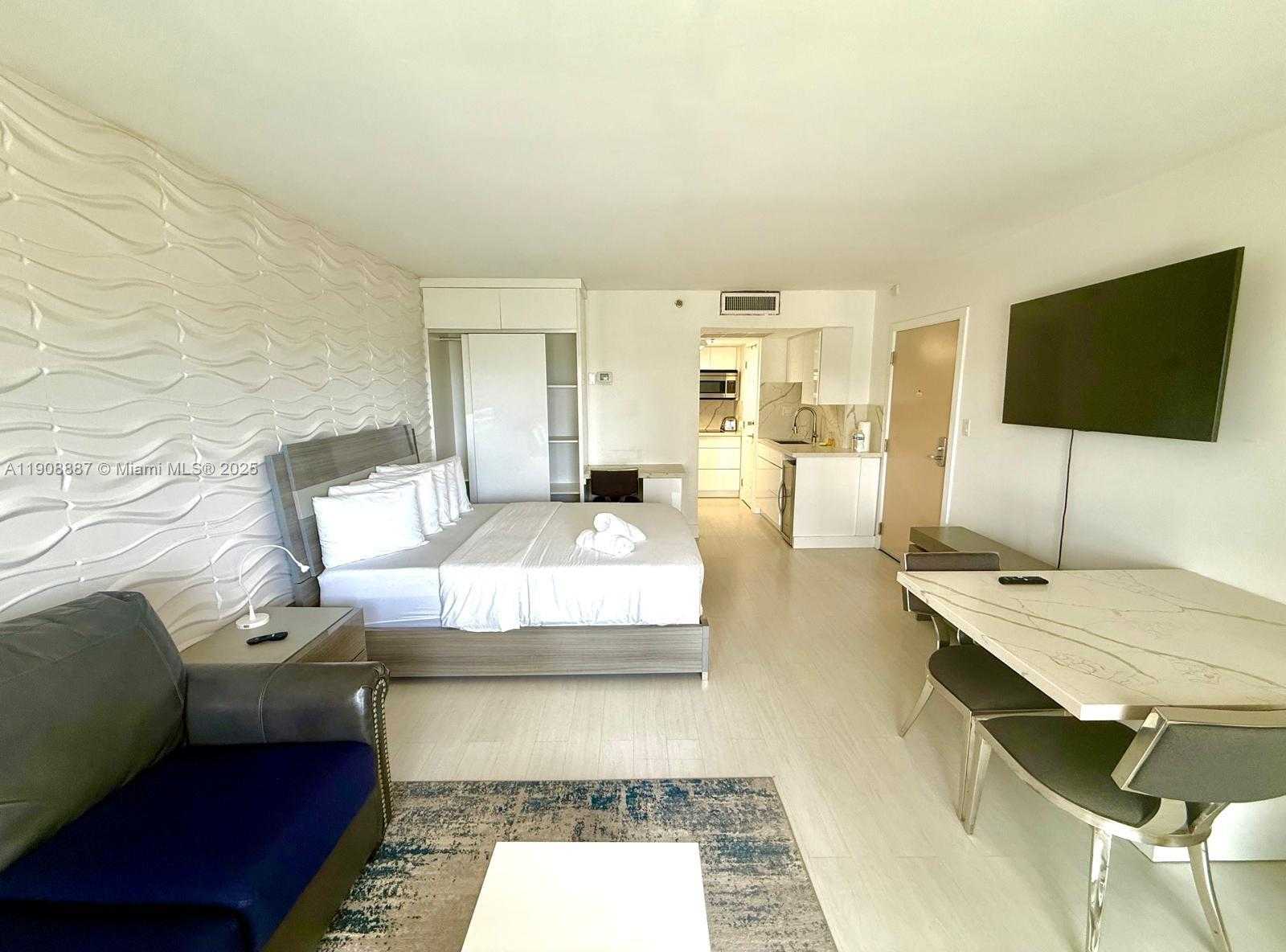 Small Image of 19201 COLLINS AVE #309, Sunny Isles Beach Number 1