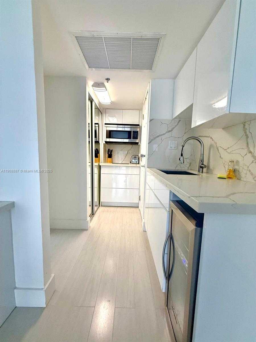 Small Image of 19201 COLLINS AVE #309, Sunny Isles Beach Number 4