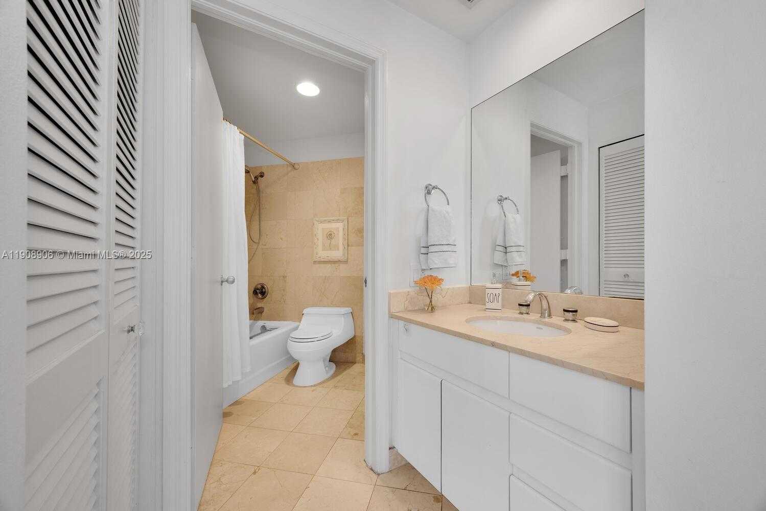 Small Image of 888 BRICKELL KEY DR #1001, Miami Number 10