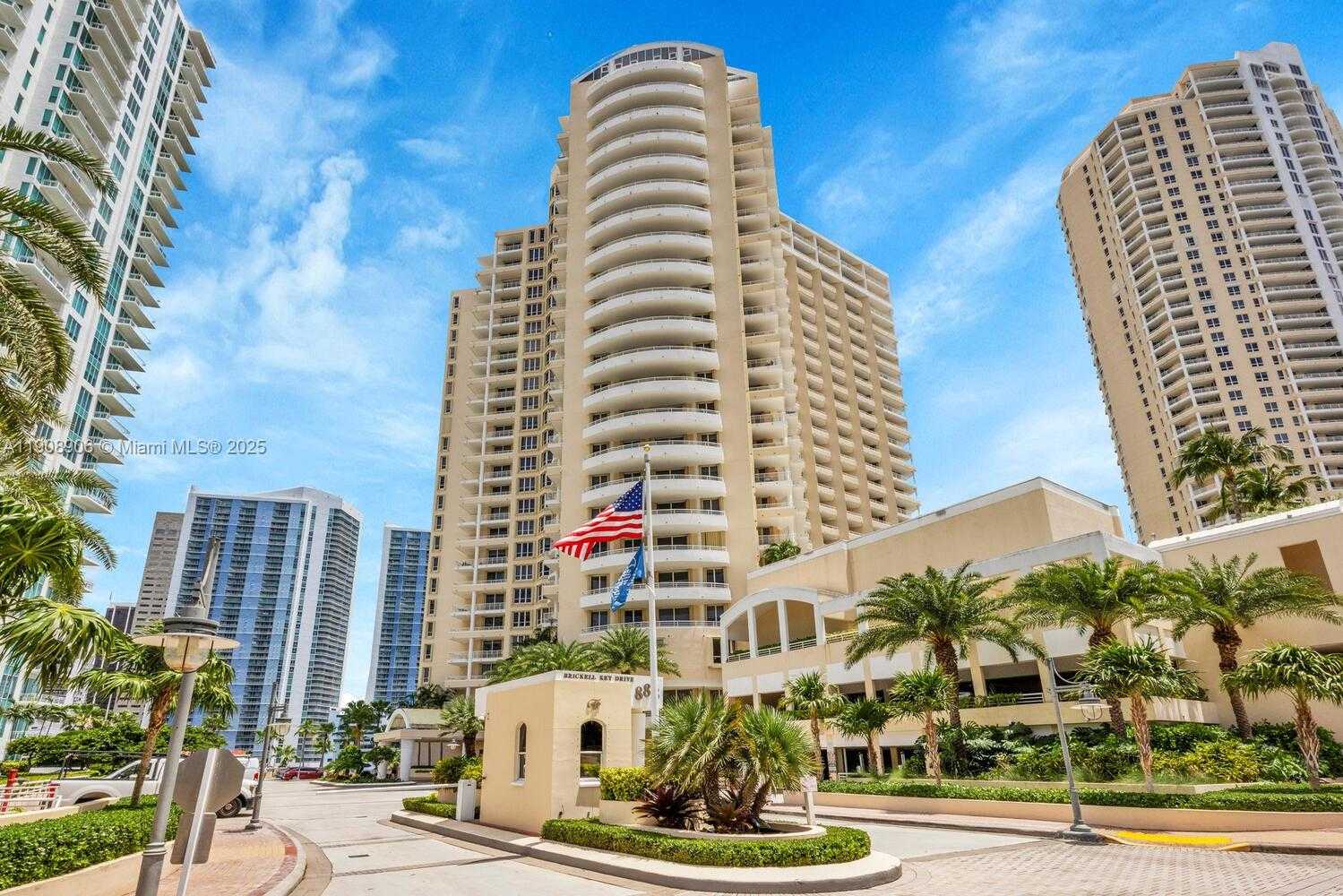 Small Image of 888 BRICKELL KEY DR #1001, Miami Number 3