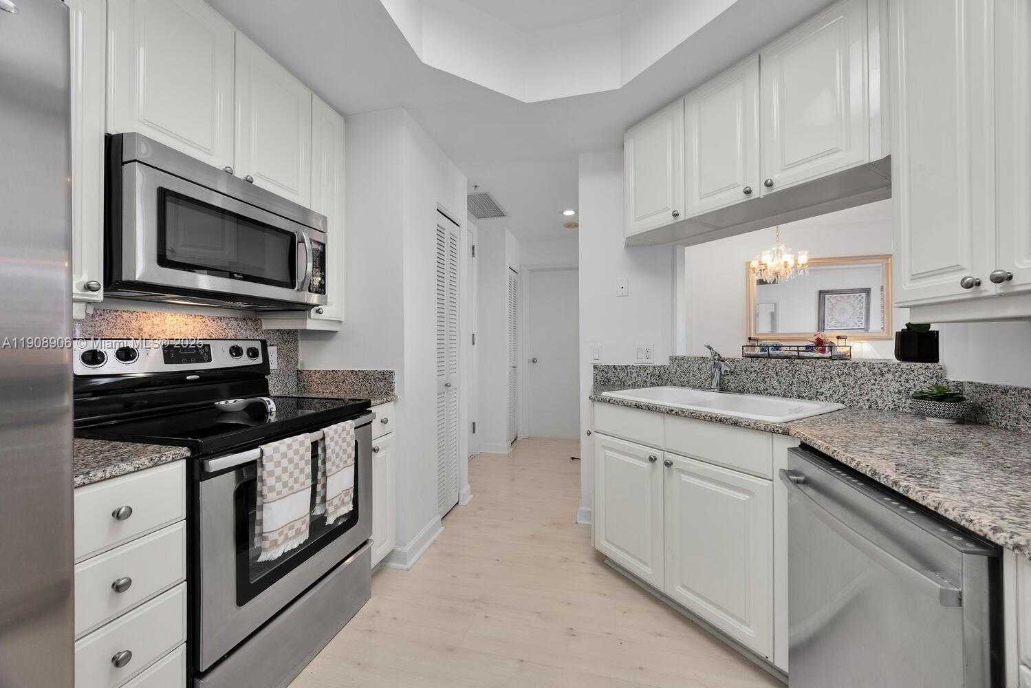 Small Image of 888 BRICKELL KEY DR #1001, Miami Number 8