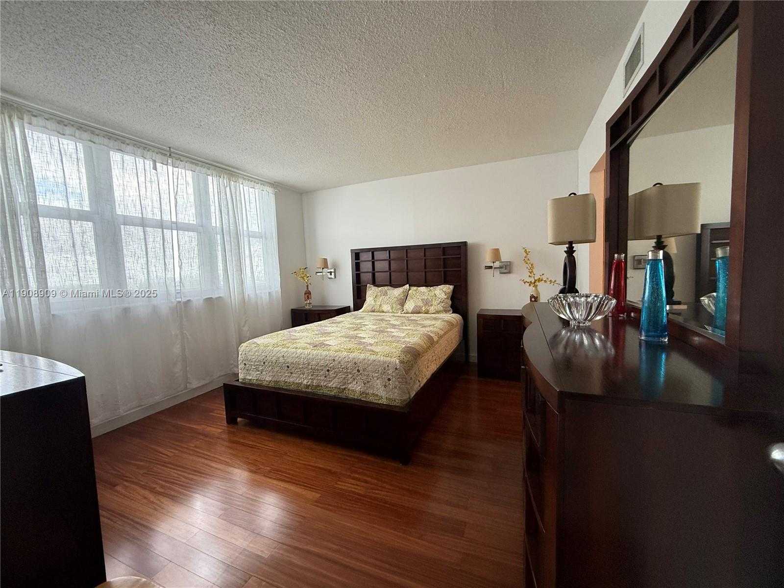 Small Image of 9511 COLLINS AVE #1208, Surfside Number 19