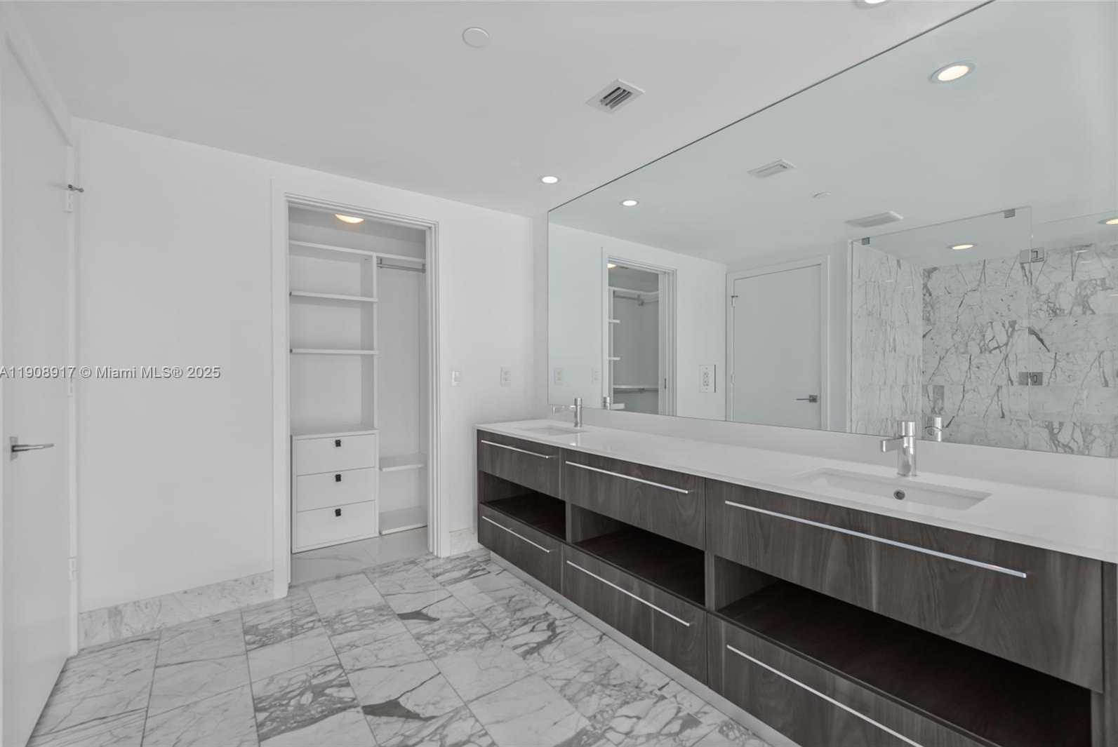 Small Image of 3131 NORTH EAST 7TH AVE #3505, Miami Number 21