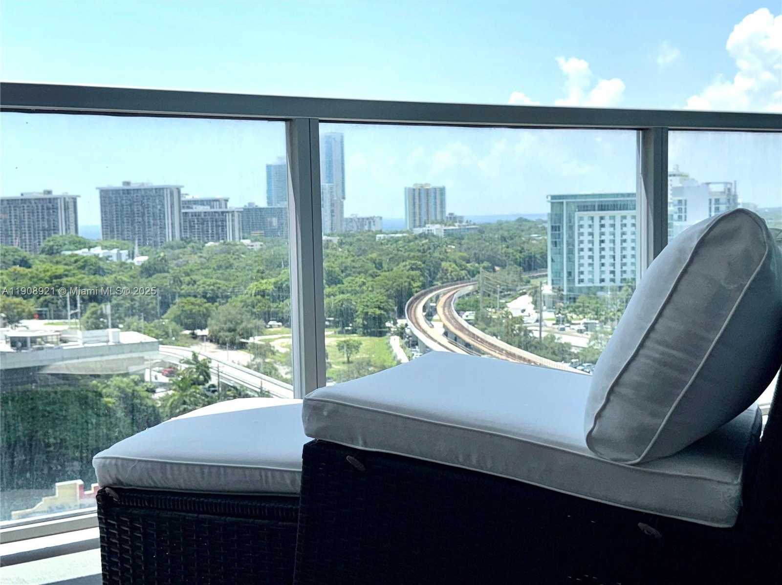 Small Image of 79 SOUTH WEST 12TH ST #1605, Miami Number 12