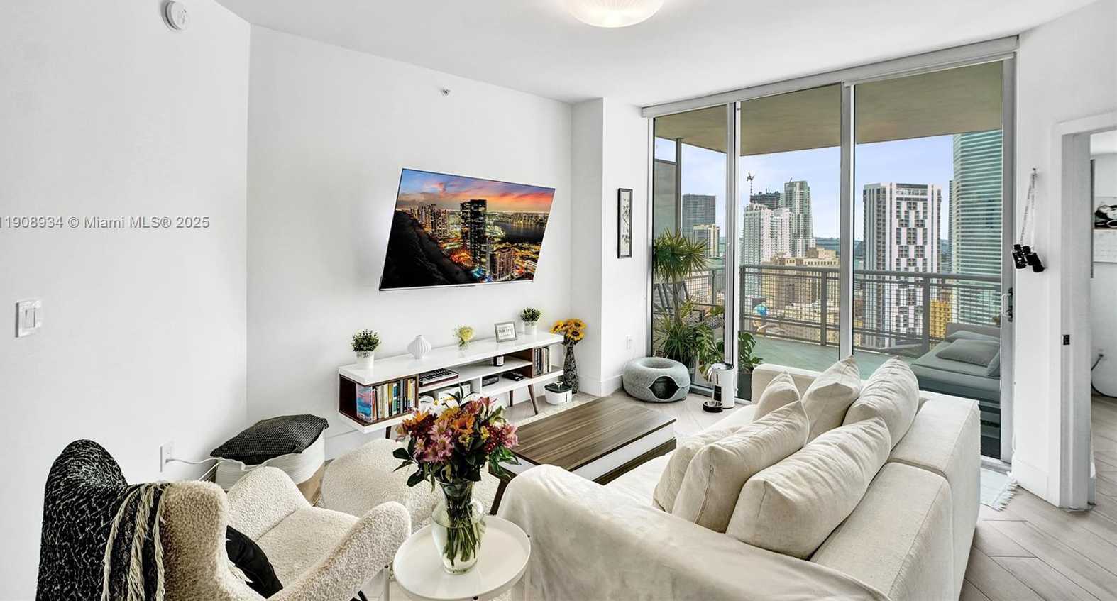 Small Image of 350 SOUTH MIAMI AVE #3205, Miami Number 7