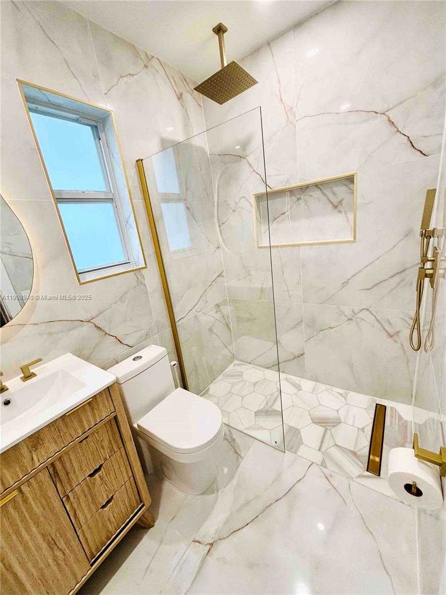 Small Image of El Portal Number 3