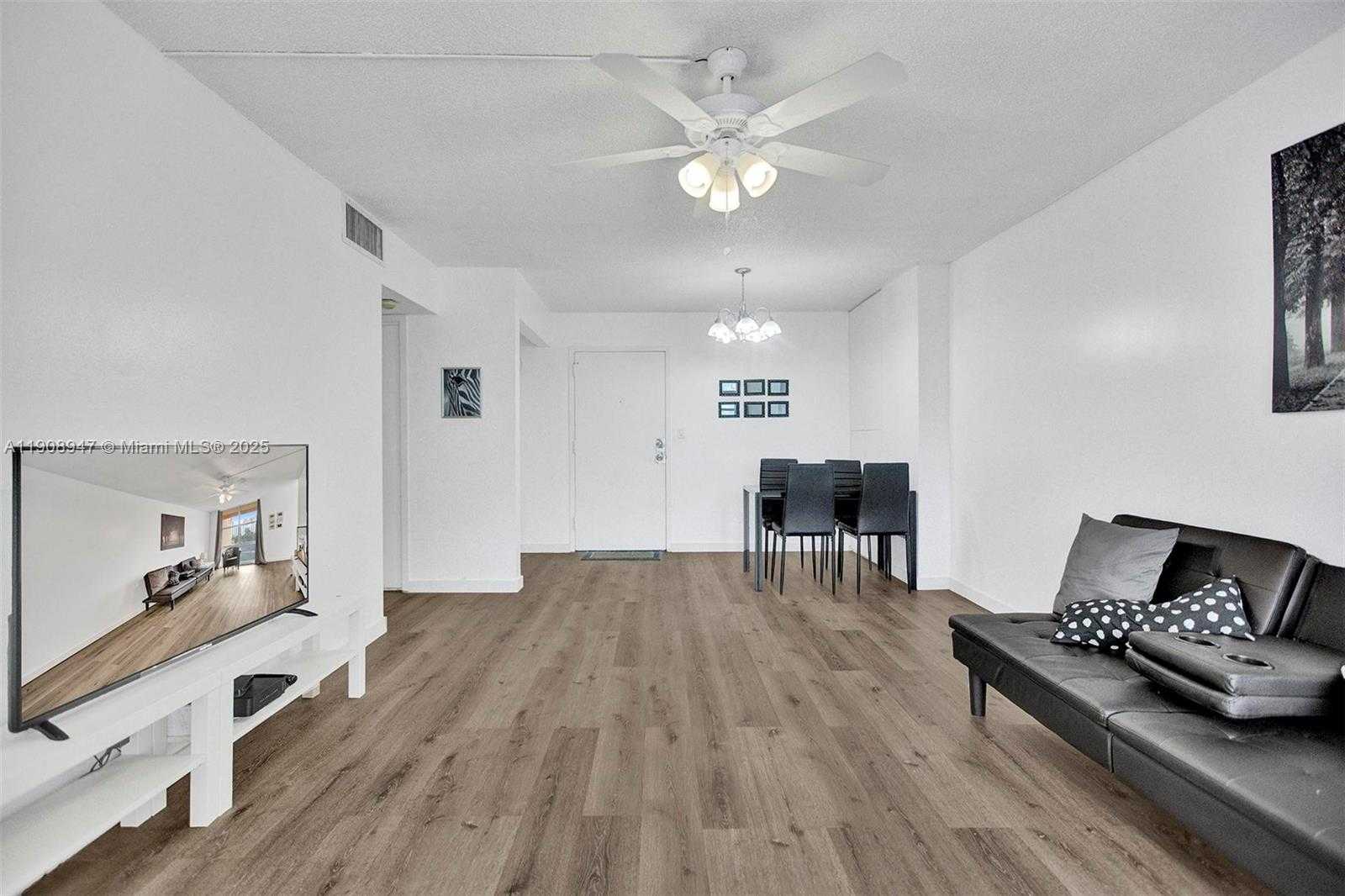 Small Image of 200 172ND ST #514, Sunny Isles Beach Number 1