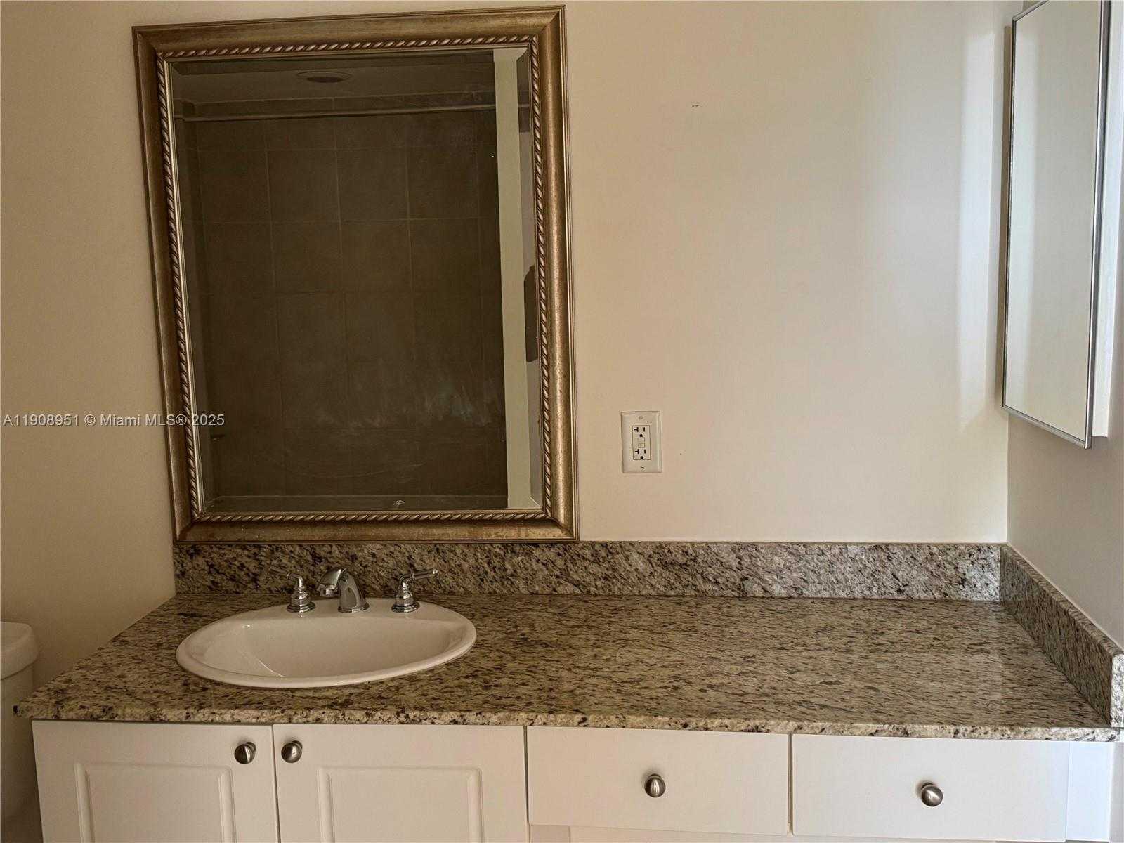 Small Image of 19501 WEST COUNTRY CLUB DR #PH-06, Aventura Number 10