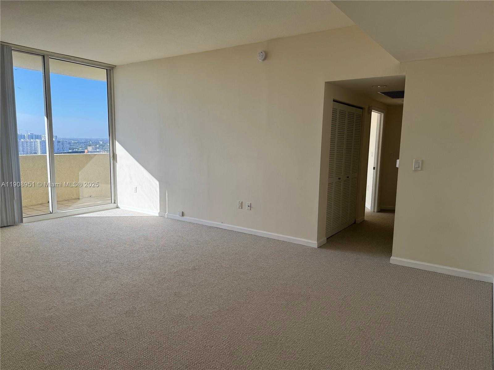 Small Image of 19501 WEST COUNTRY CLUB DR #PH-06, Aventura Number 7