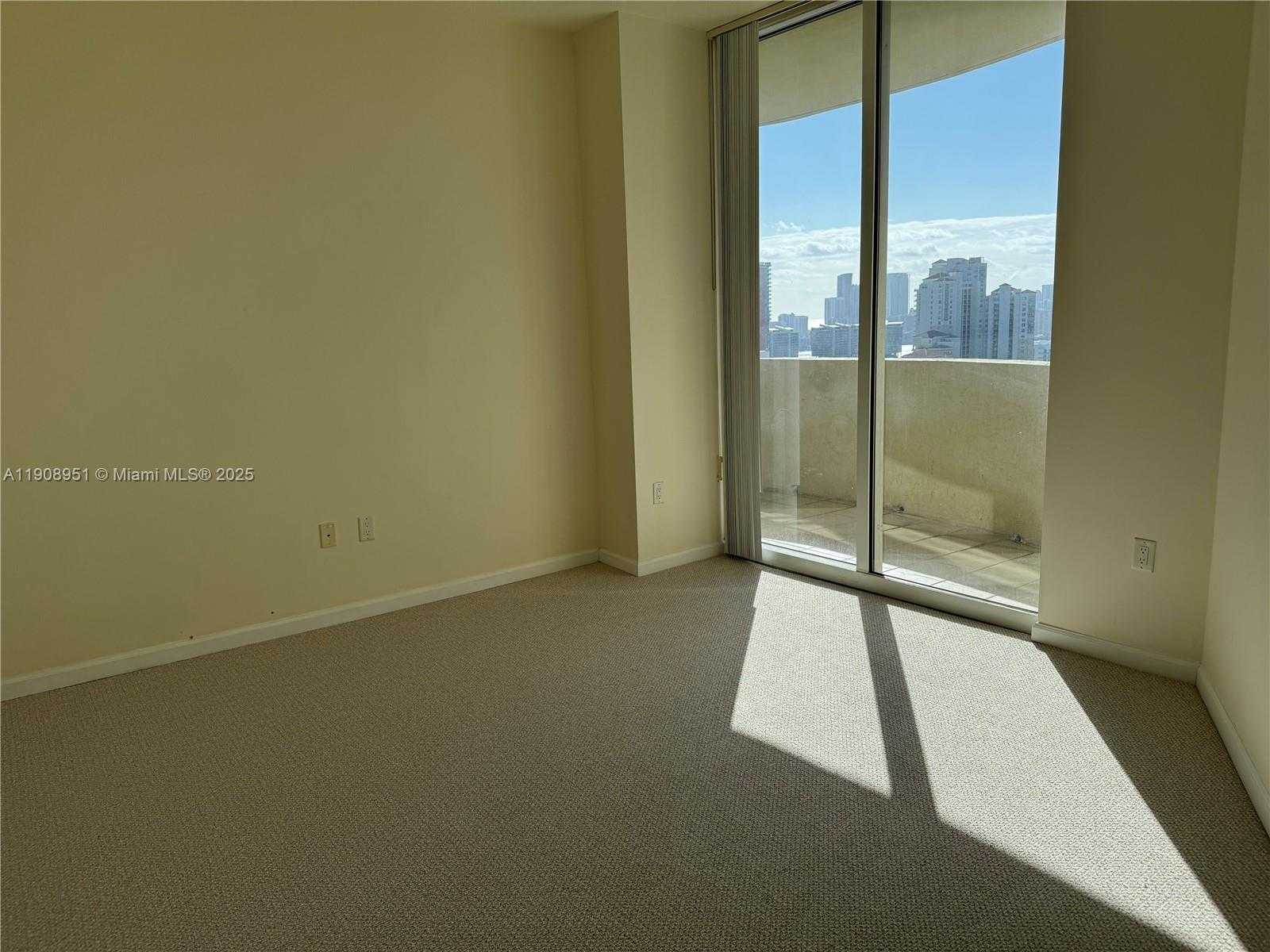 Small Image of 19501 WEST COUNTRY CLUB DR #PH-06, Aventura Number 8