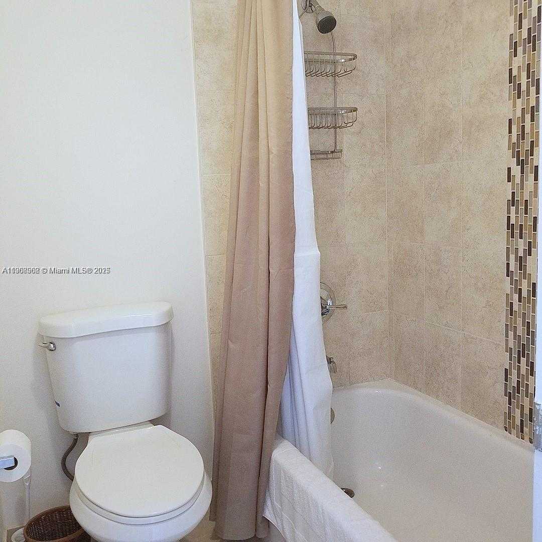 Small Image of 17021 NORTH BAY RD #728, Sunny Isles Beach Number 11