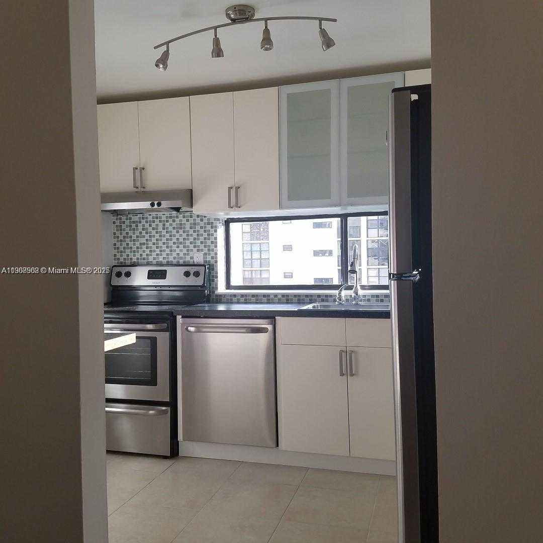 Small Image of 17021 NORTH BAY RD #728, Sunny Isles Beach Number 21