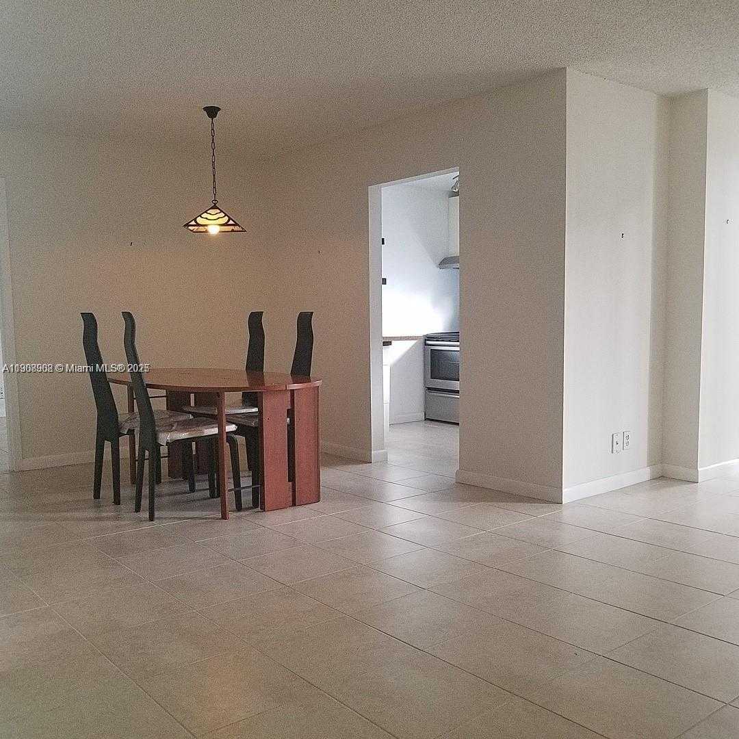 Small Image of 17021 NORTH BAY RD #728, Sunny Isles Beach Number 24