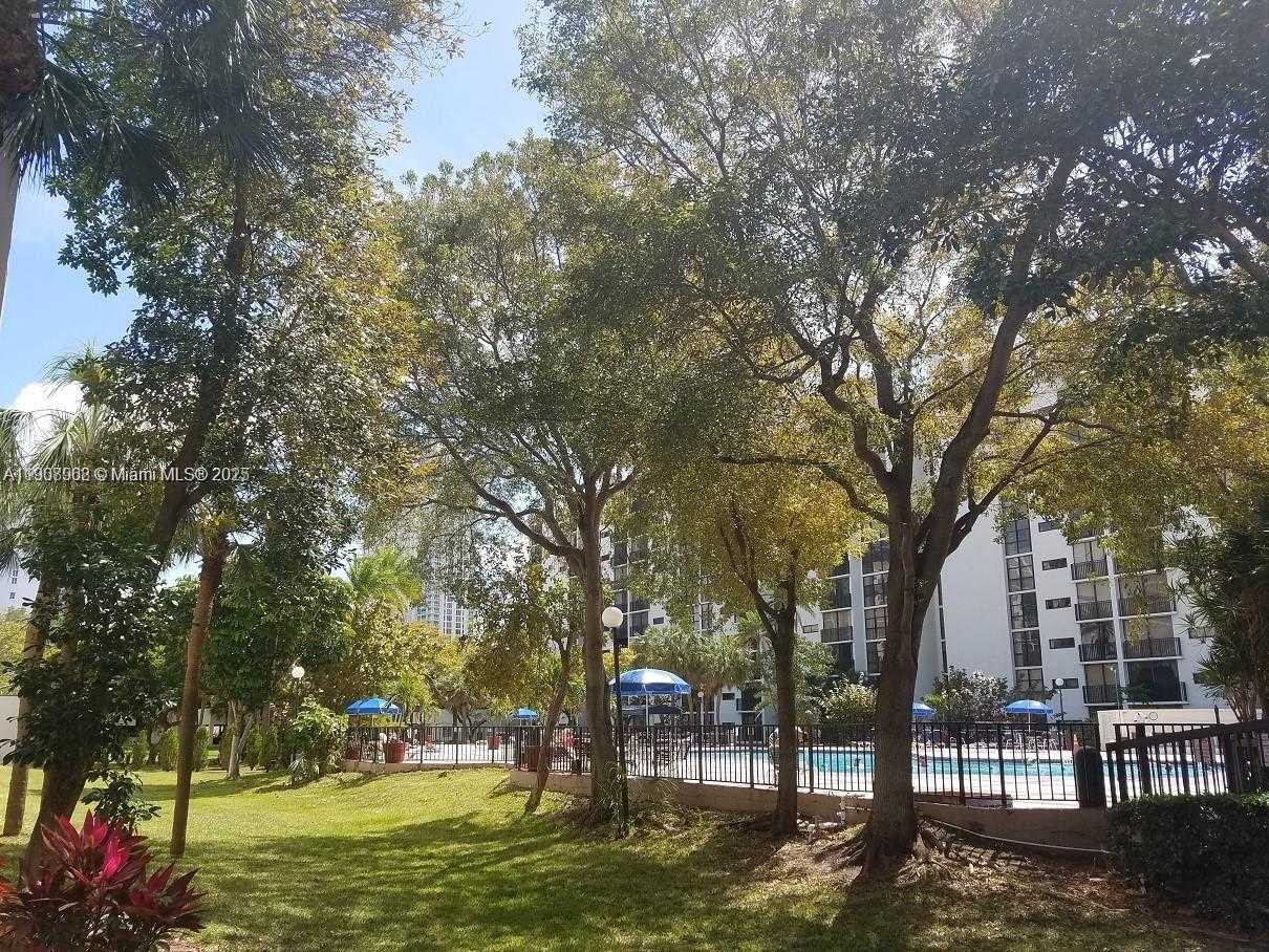 Small Image of 17021 NORTH BAY RD #728, Sunny Isles Beach Number 29