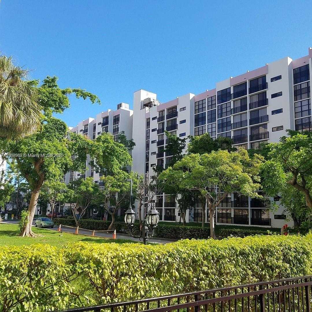 Small Image of 17021 NORTH BAY RD #728, Sunny Isles Beach Number 31
