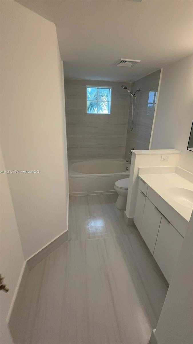 Small Image of 17100 NORTH BAY RD #1617, Sunny Isles Beach Number 13