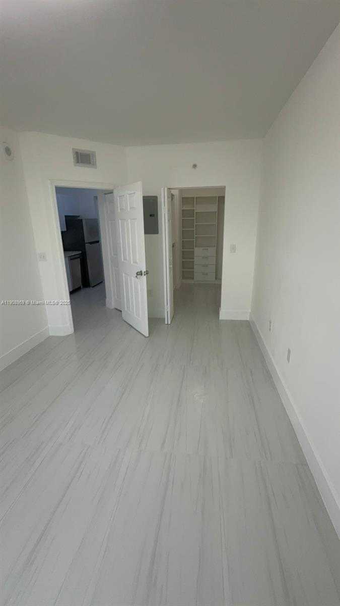 Small Image of 17100 NORTH BAY RD #1617, Sunny Isles Beach Number 14