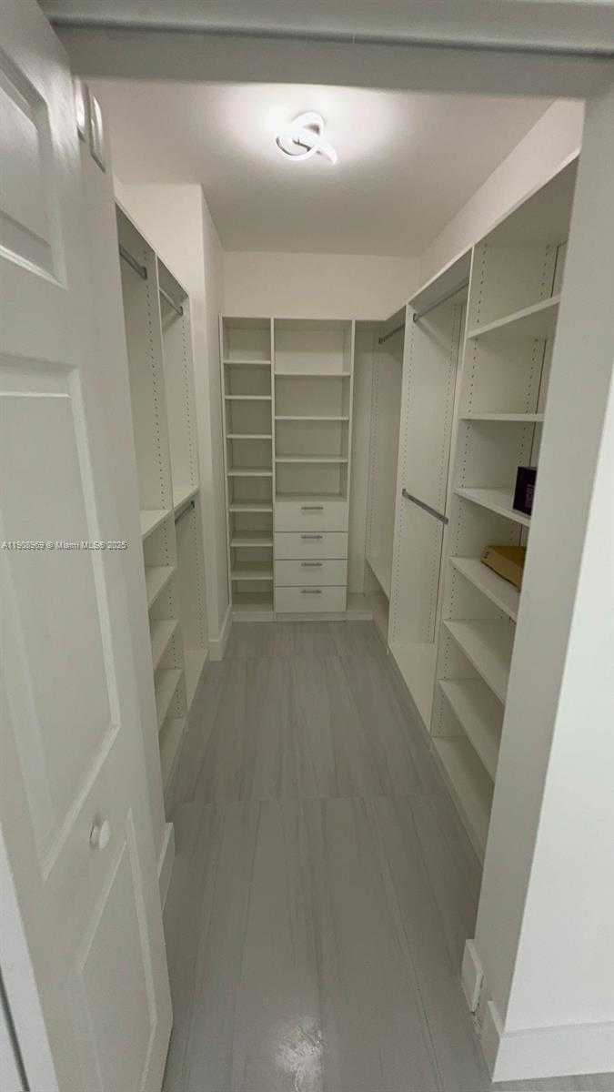 Small Image of 17100 NORTH BAY RD #1617, Sunny Isles Beach Number 16