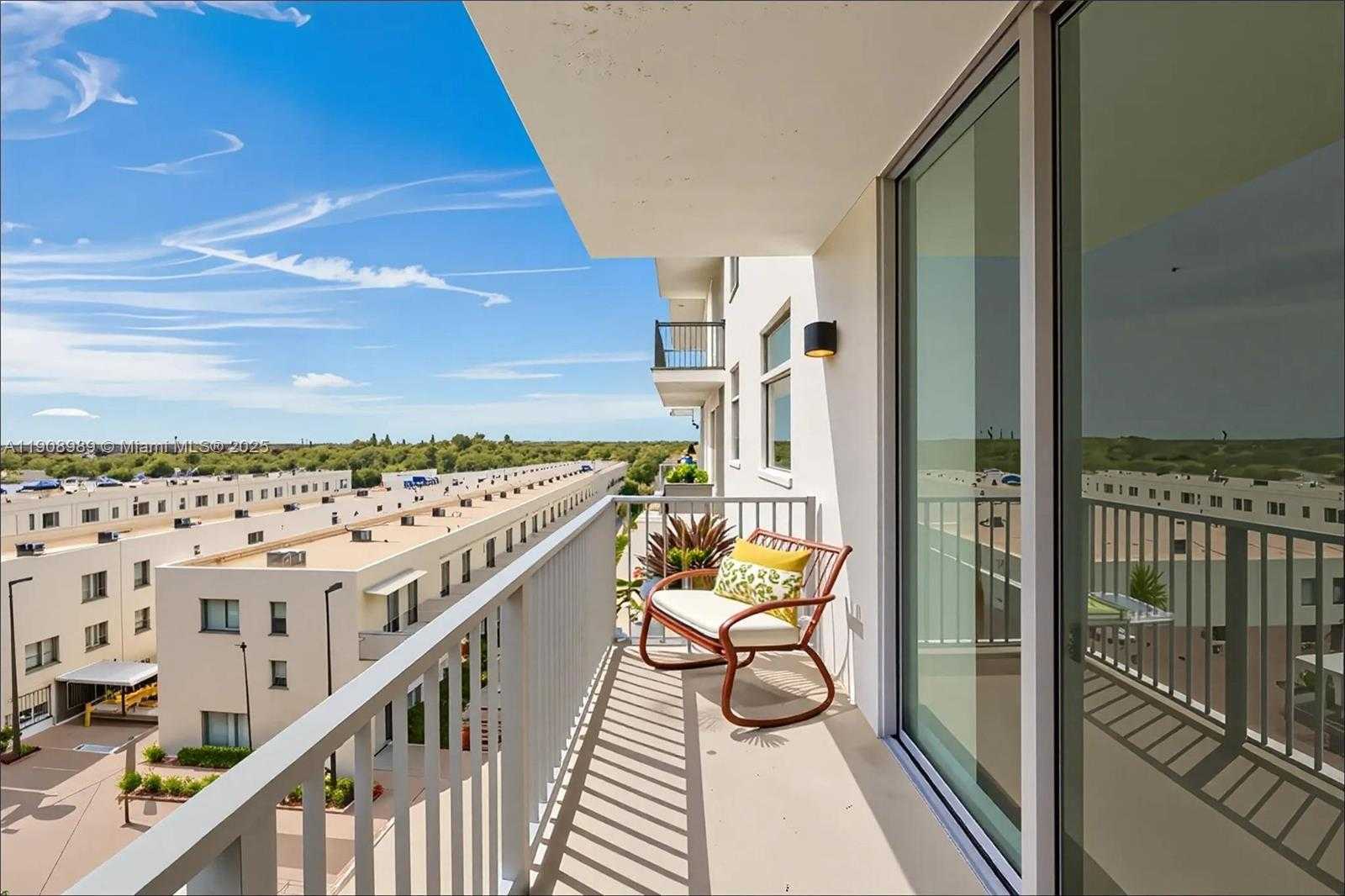 Small Image of 140 SOUTH DIXIE HWY #533, Hollywood Number 10