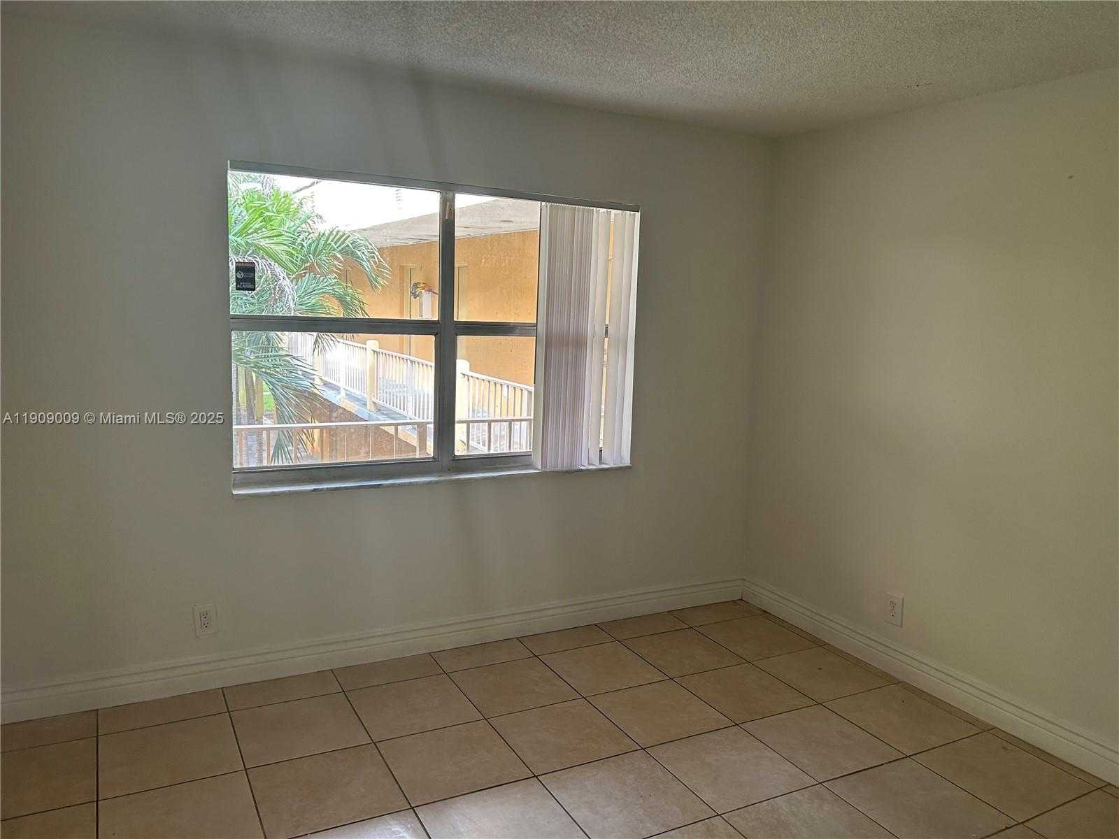 Small Image of 17911 NORTH WEST 68TH AVE #O210, Hialeah Number 11