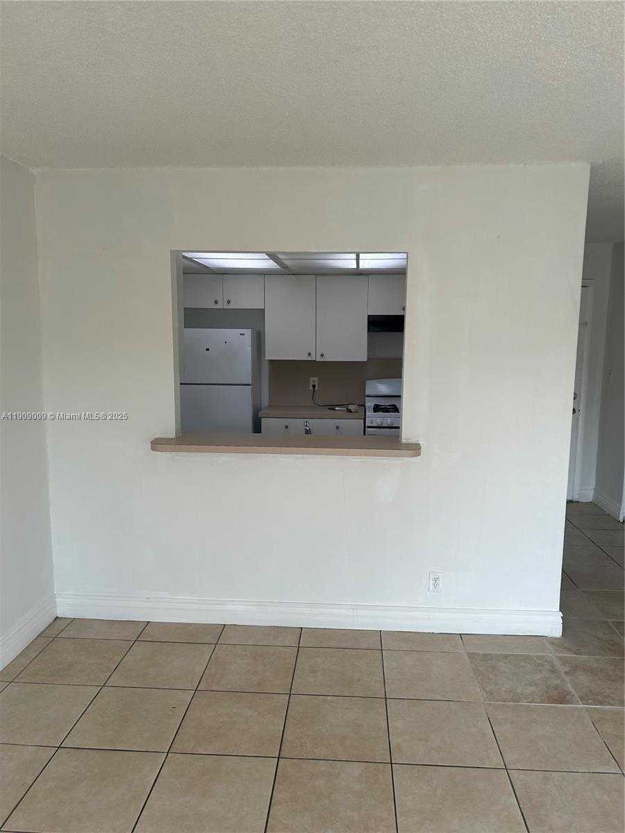 Small Image of 17911 NORTH WEST 68TH AVE #O210, Hialeah Number 17