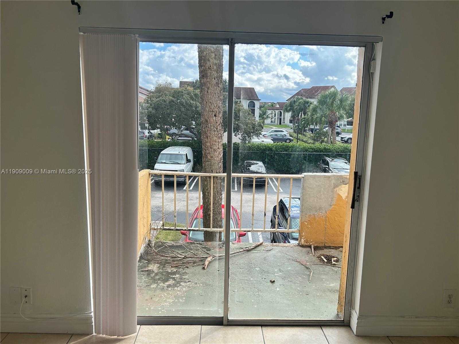 Small Image of 17911 NORTH WEST 68TH AVE #O210, Hialeah Number 4