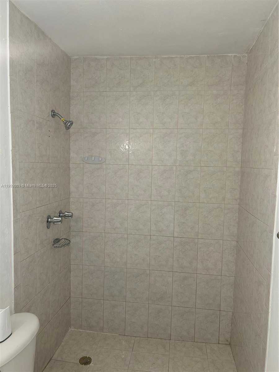 Small Image of 17911 NORTH WEST 68TH AVE #O210, Hialeah Number 6