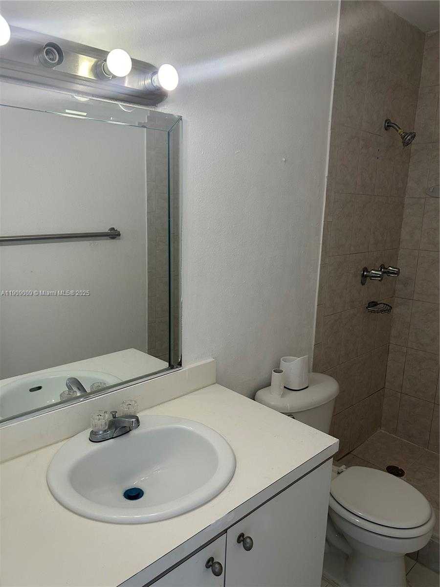 Small Image of 17911 NORTH WEST 68TH AVE #O210, Hialeah Number 7