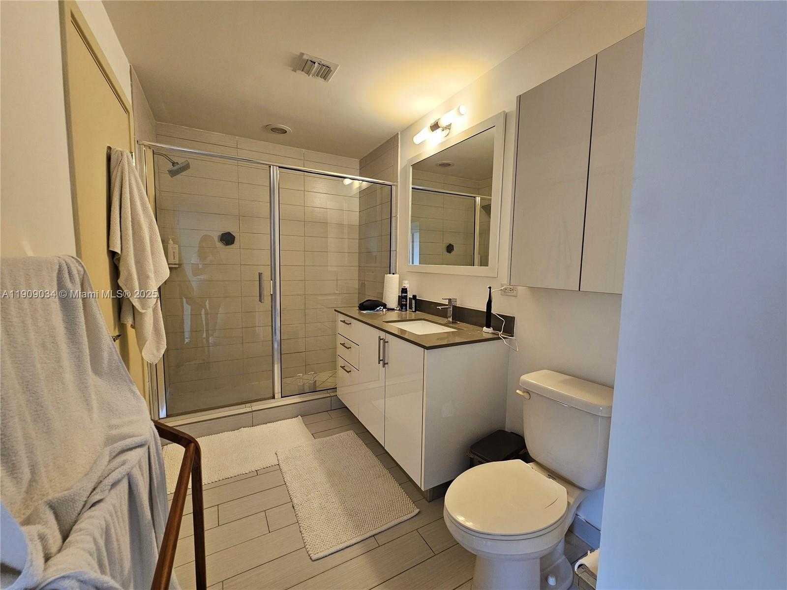 Small Image of 999 SOUTH WEST 1ST AVE #3004, Miami Number 9