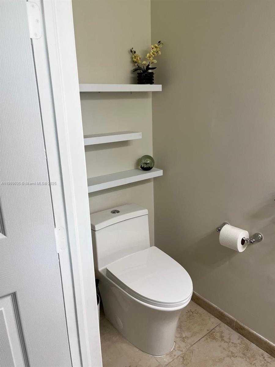 Small Image of 1300 PONCE DE LEON BLVD #1108, Coral Gables Number 10