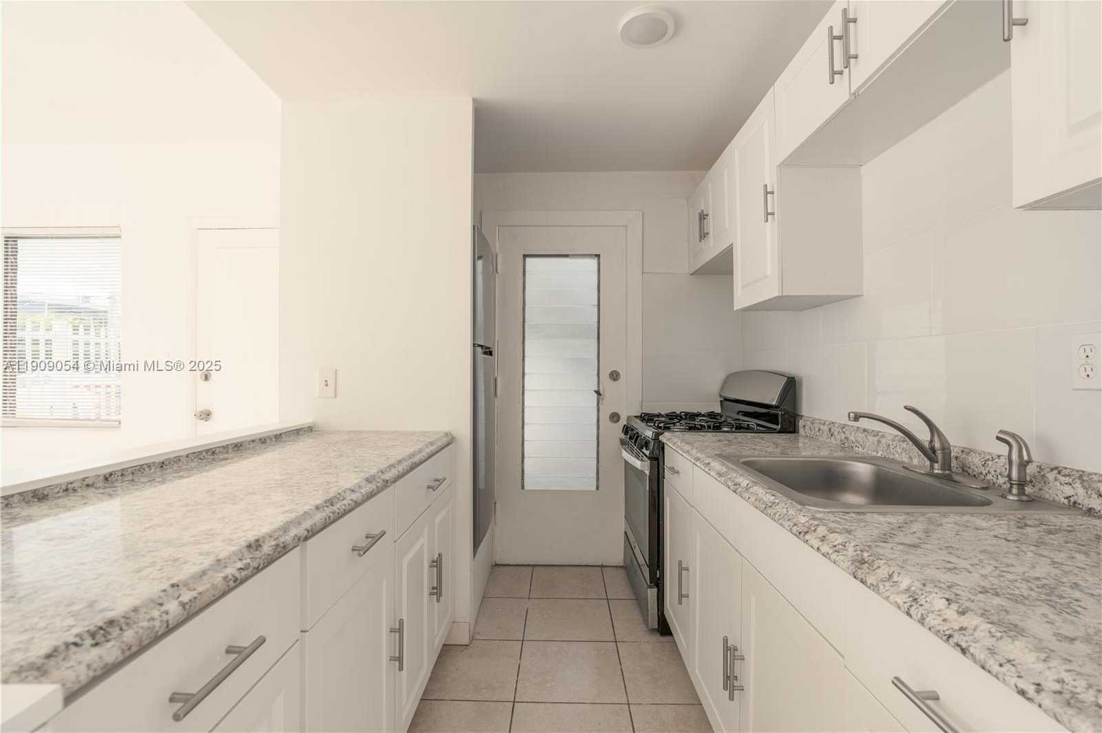 Small Image of 7311 GARY AVE #21, Miami Beach Number 1