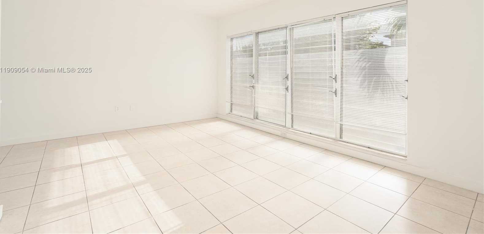 Small Image of 7311 GARY AVE #21, Miami Beach Number 2