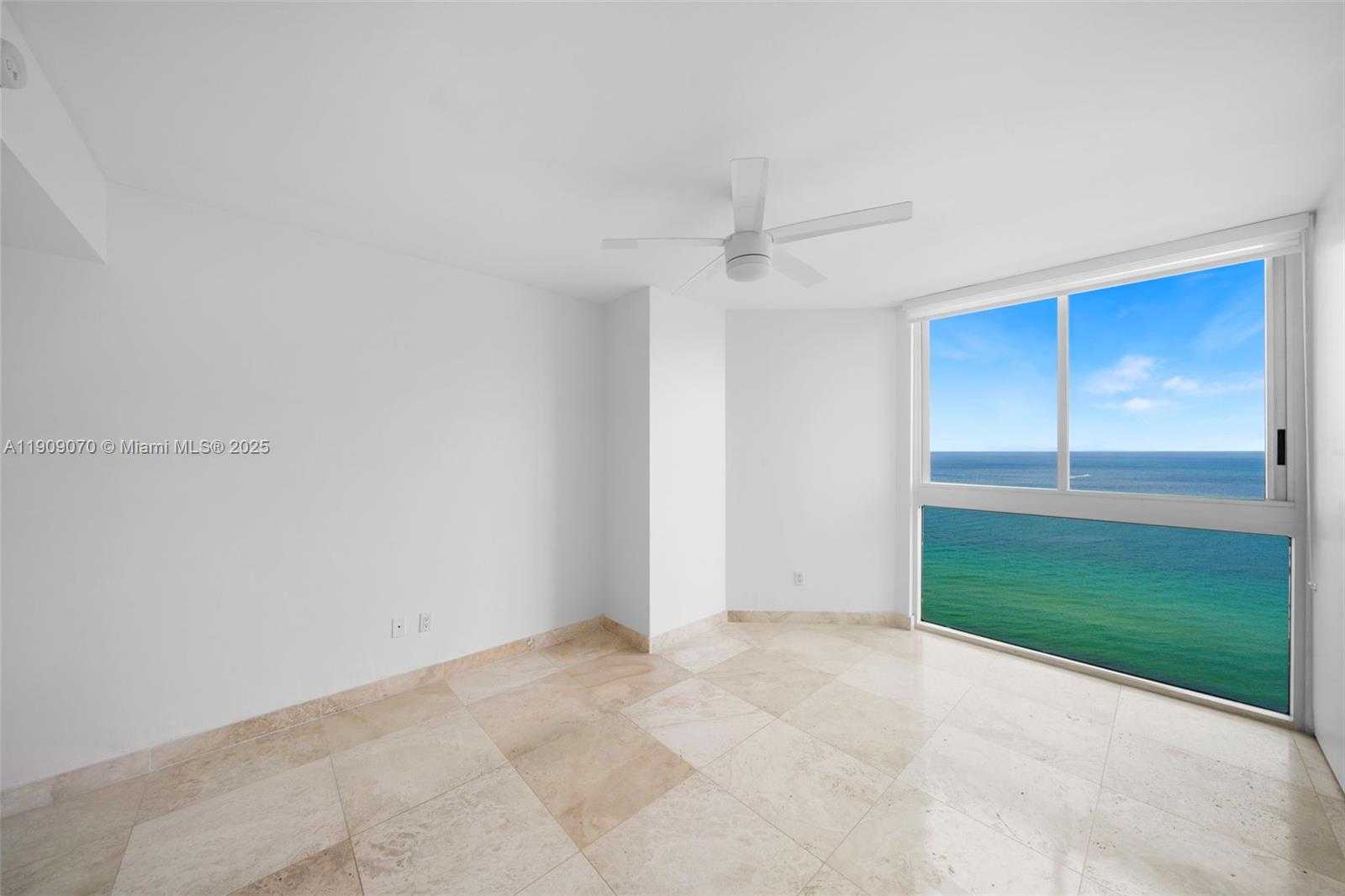 Small Image of 4775 COLLINS AVE #1903, Miami Beach Number 21