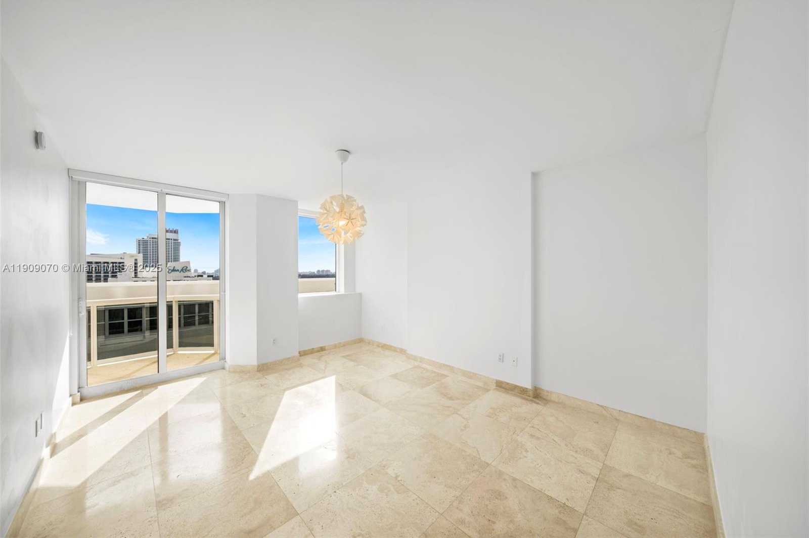 Small Image of 4775 COLLINS AVE #1903, Miami Beach Number 28