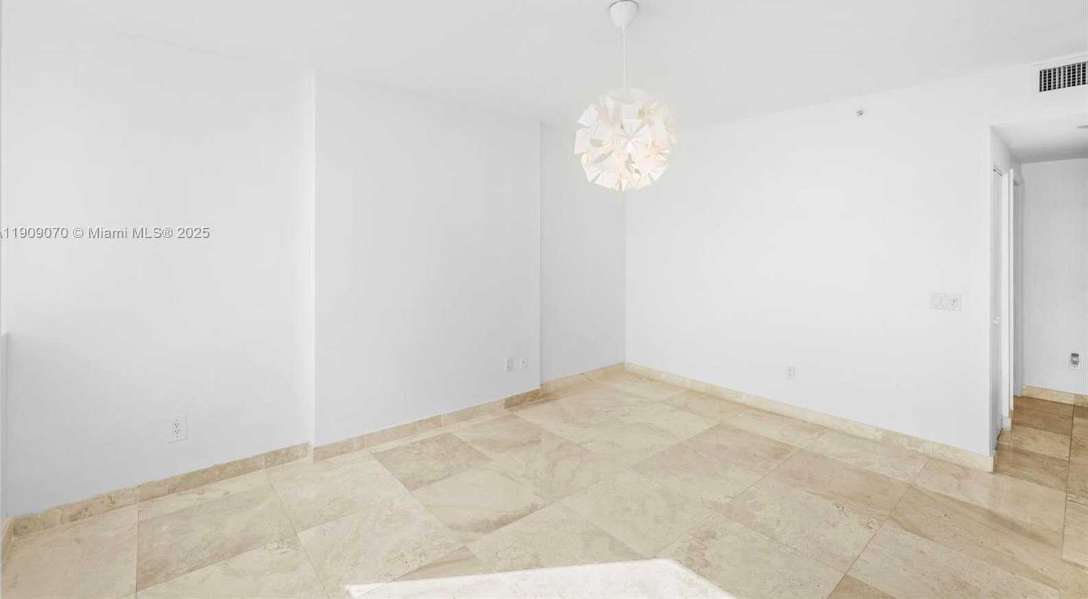 Small Image of 4775 COLLINS AVE #1903, Miami Beach Number 30