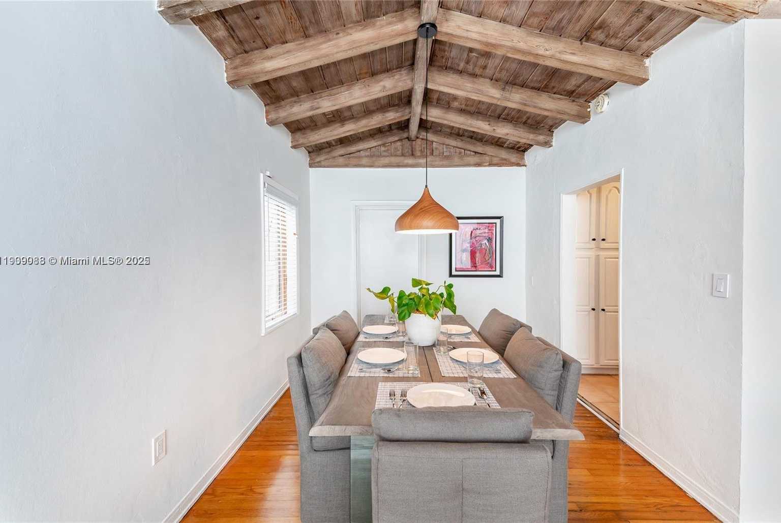 Small Image of 2379 OVERBROOK ST, Coconut Grove Number 13