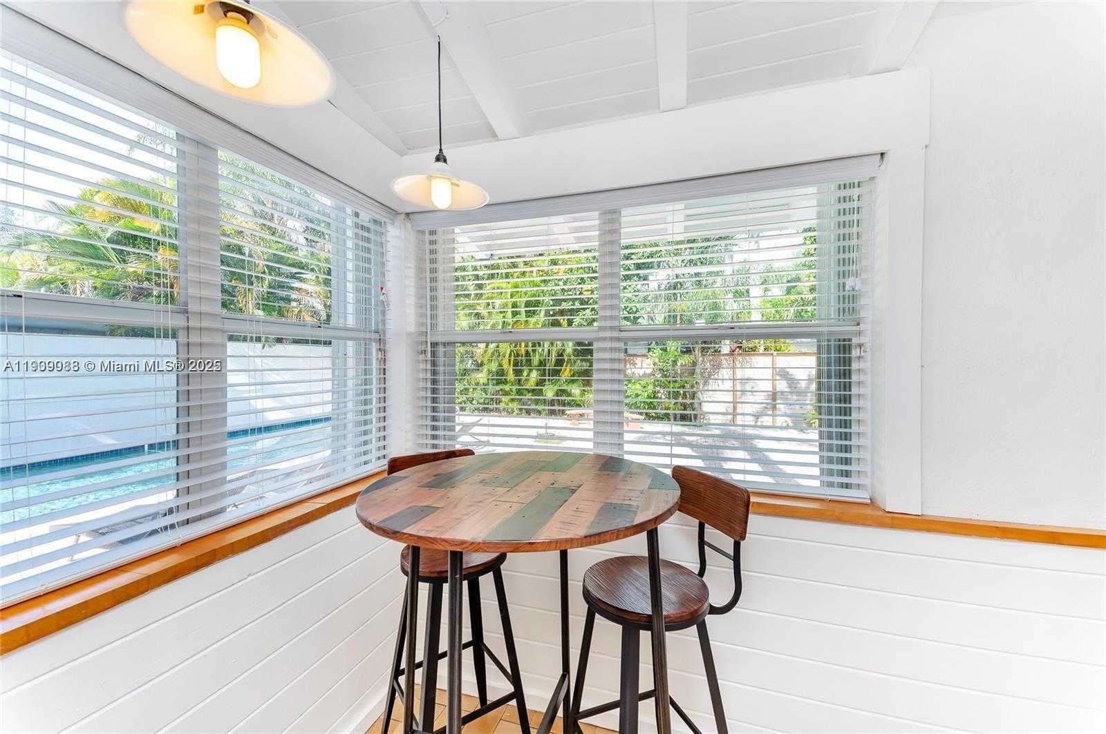 Small Image of 2379 OVERBROOK ST, Coconut Grove Number 18