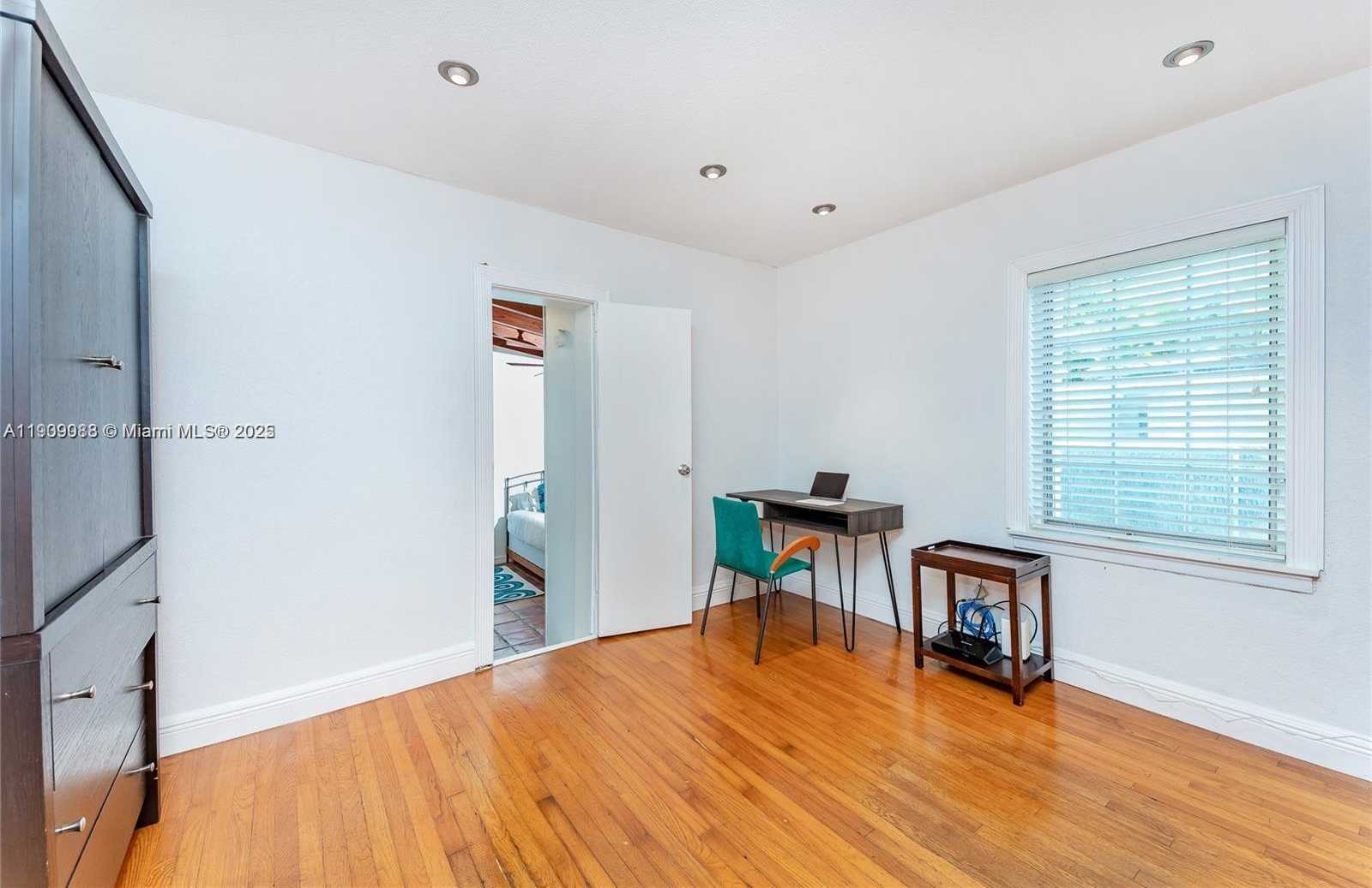 Small Image of 2379 OVERBROOK ST, Coconut Grove Number 23