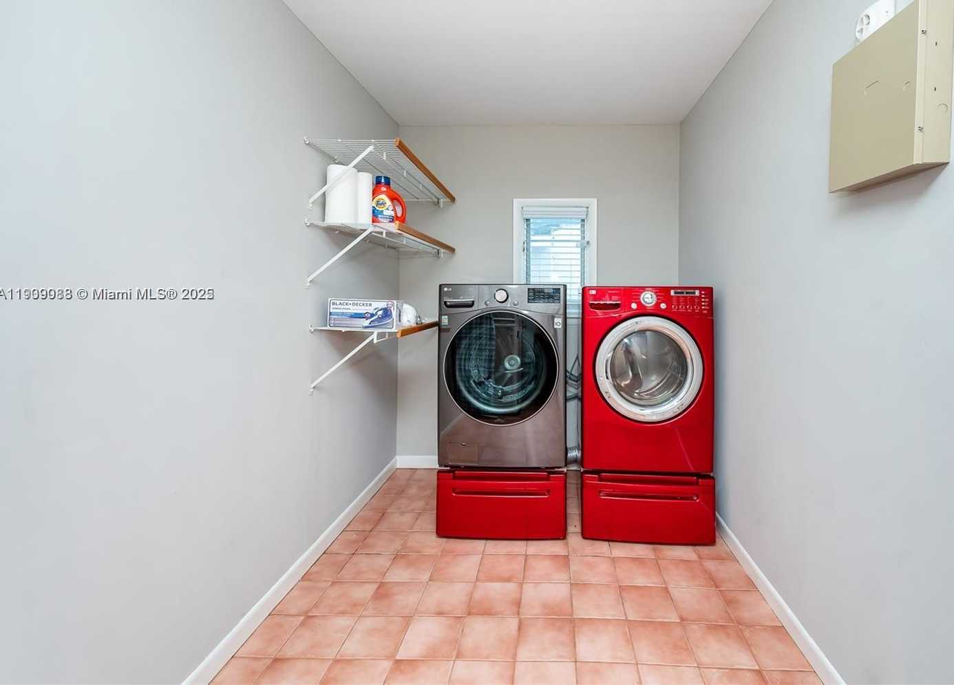 Small Image of 2379 OVERBROOK ST, Coconut Grove Number 29