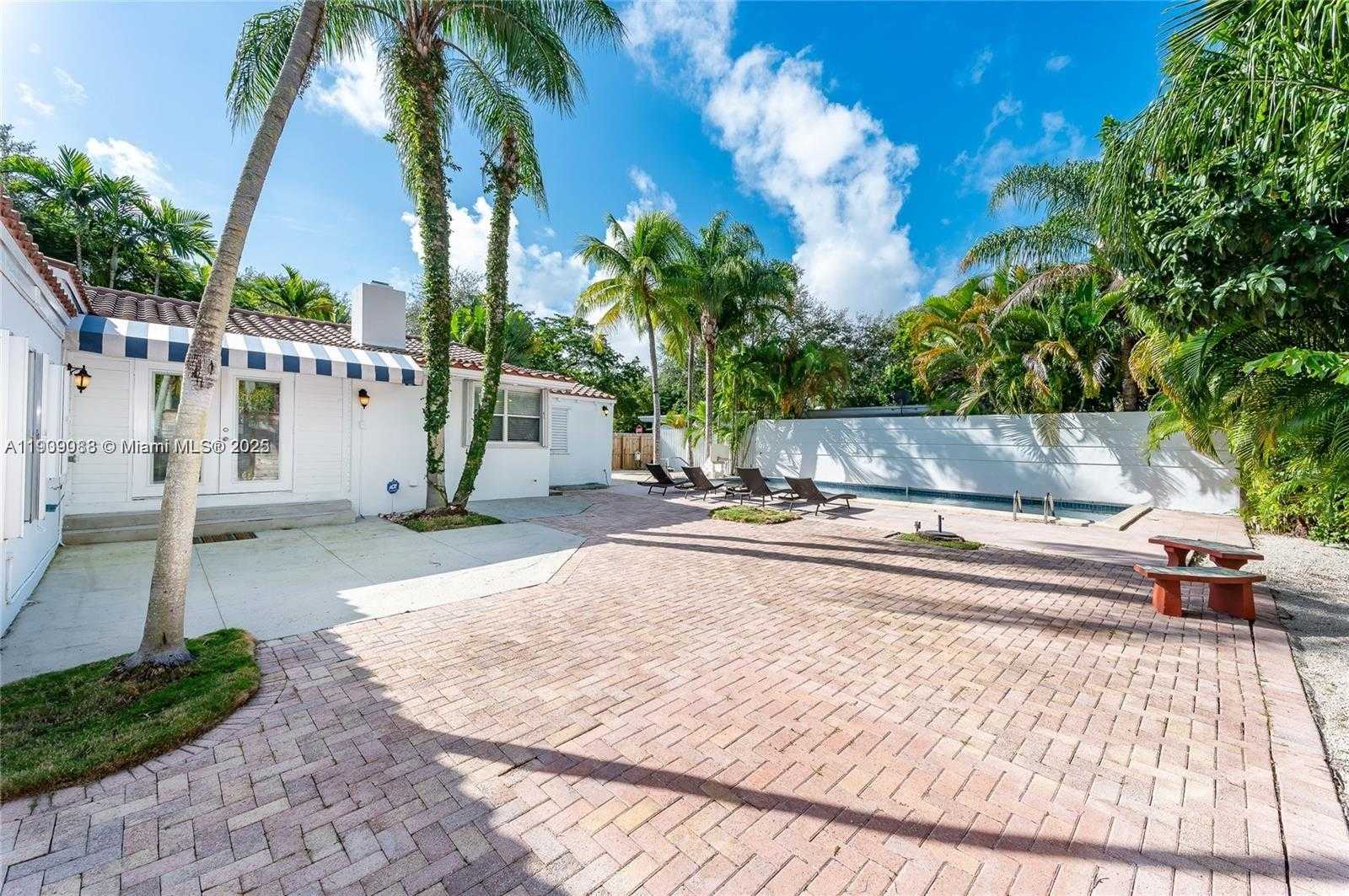 Small Image of 2379 OVERBROOK ST, Coconut Grove Number 33